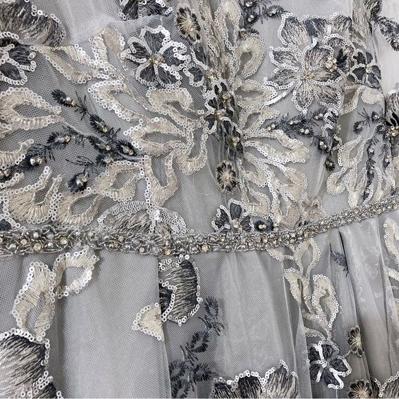 Mac Duggal Silver Floral Embellished Illusion Long Sleeve A Line Gown Size 10 - Picture 9 of 14